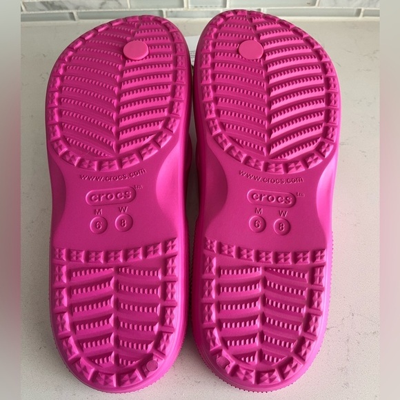 Crocs Classic Flip Flop Sandals - Picture 5 of 8